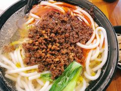 -丽虹云南过桥米线(兴工街店)