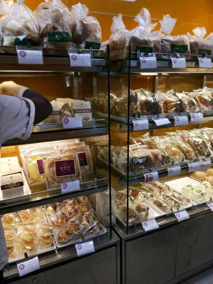 凯司令西饼(广中西路店)-"广中路上大宁小城里面的搬过去的,凯司令的.