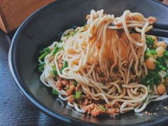 -丽影重庆小面(定西路店)