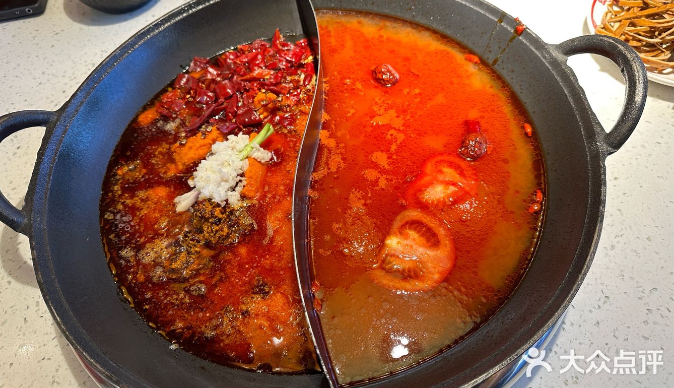 跟着成都本地人吃｜东门牛市口新晋排队凶火锅🍲