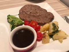 甄选嫩肩牛排-必胜客(世欧广场店)