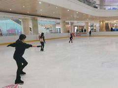 -陈露国际冰上中心(天津嘉里汇店)