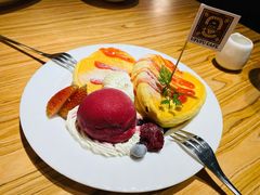 草莓家族梳乎厘班戟-Ufufu cafe(天神巷店)