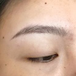 -一个差评成就的纹眉店