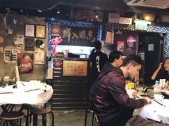 大堂-鲜入围煮花胶鸡海鲜火锅