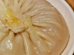 手拆蟹粉灌汤包-包小笼·金牌汤包(中山路店)