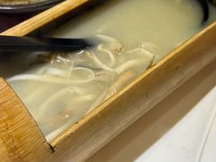 -香巴拉云南餐厅(华莱坞店)