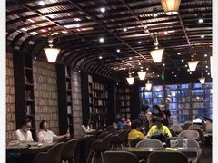 -钟书阁(松江泰晤士小镇店)