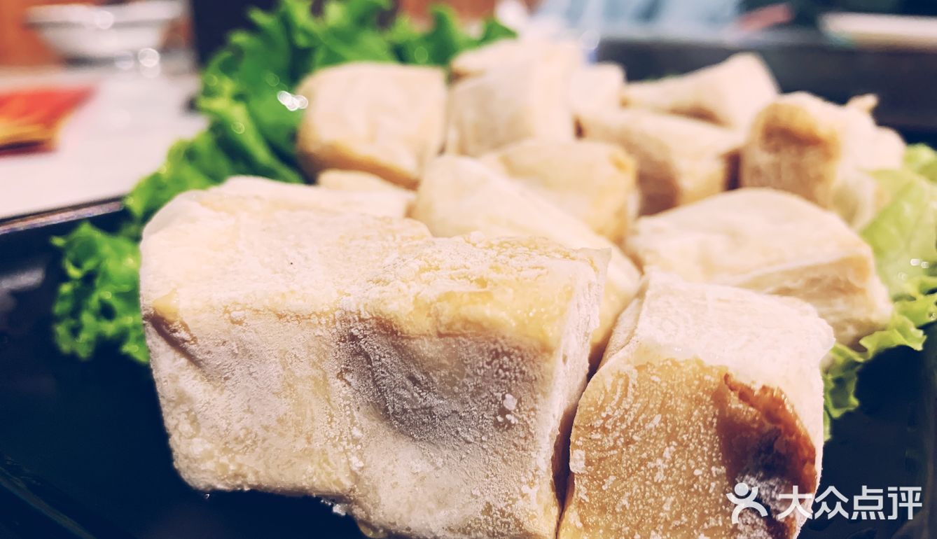 开始进店时我以为这家店叫湘左湘右，吃湖南辣火锅的