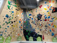 -ROCKPLUS攀岩馆(环宇城店)