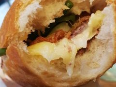 -Bánh Mì Huynh Hoa