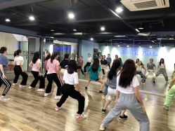 -STAR舞蹈工作室