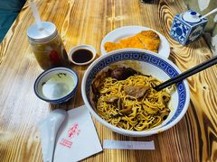 -沪西老弄堂面馆(定西路店)