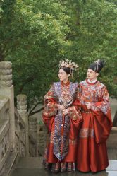 -巴黎春天婚纱摄影(临安店)