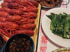 -肥肥虾庄·金牌油焖大虾(汉街SKP店)
