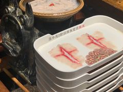 -老牌坊云南鱼豆花火锅(哈西万达店)