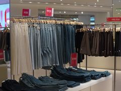 -URBAN REVIVO(欢乐海岸购物中心店)