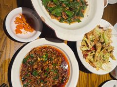 -爱碗亭·鲜炒湖南菜(壹城中心店)