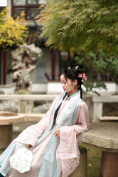 -一揽芳华汉服旗袍体验馆(拙政园店)