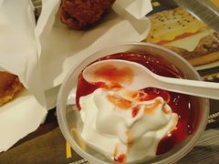 草莓新地-麦当劳(龙洞店)