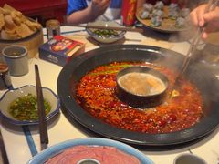 -爱你您·自家鱼塘·活水喷泉鱼火锅(八里店)