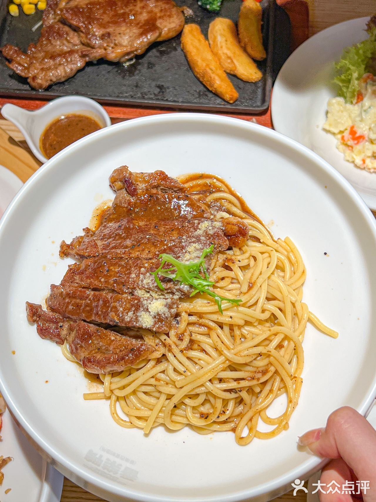 太太太可爱啦！！我都被吸引住🤩别说小朋友…