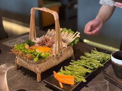 -湊湊火锅·茶憩(杭州湖滨银泰in77店)