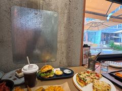 -必胜客(上海华谊新所店)