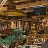 沈阳奉天巷老上海城堡古风火锅店过周末