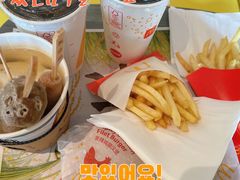 -麦当劳(南汇车市店)