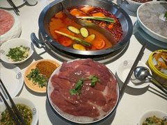 -茅草房·河畔园林火锅