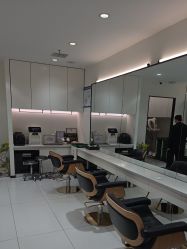-IUME HAIR SALON