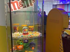 -m豆巧克力世界(上海世茂广场店)