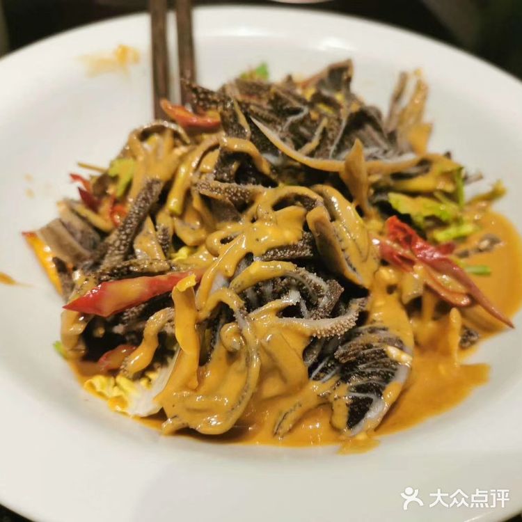 这里面是有各式各样的甜点，吃起来不是很腻