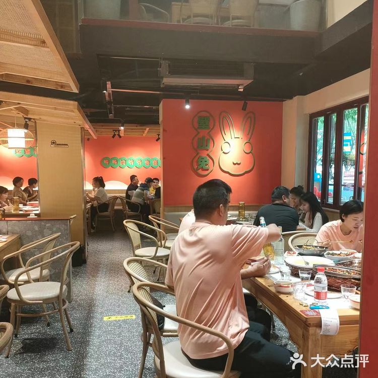 这家餐厅快被我和同事们吃成食堂了，真的优秀！！哈哈
