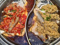 -阿瓦山寨·湘菜现炒·剁椒鱼头王(咸阳总店)