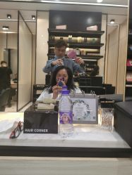 -HAIR CORNER