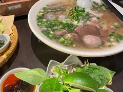 火车头-大头虾越式风味餐厅(光明广场店)