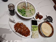 -梅利汴京烤鸭•开封豫菜地标店(东大街店)