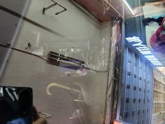 -鲨鱼皮汽车凹陷玻璃修复(静安店)