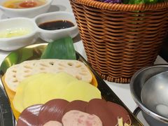 -洪氏嗨捞·广东猪肚鸡·椰子鸡火锅(西咸万象城店)