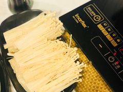 -鲜入围煮花胶鸡海鲜火锅