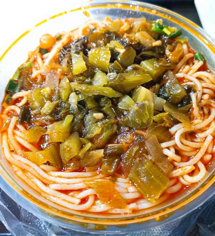 爱在食尚快餐·面食-"他们家以快餐为主,有碗碗菜,长寿米粉米线.