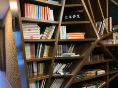 -钟书阁(松江泰晤士小镇店)