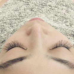 -EMILY艾枚莉美甲美睫·美颜·现磨咖啡