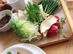 -关东小磨东北菜(上海长风大悦城店)