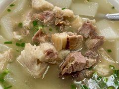 萝卜炖肘子-荣生萝卜汤饭店