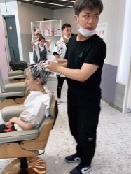 -PE SALON 