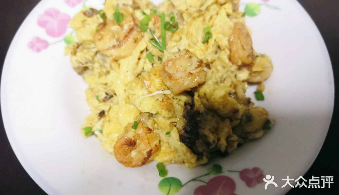 鸡蛋两枚，小葱，虾仁若干，盐，料酒，水淀粉等