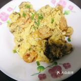 鸡蛋两枚，小葱，虾仁若干，盐，料酒，水淀粉等